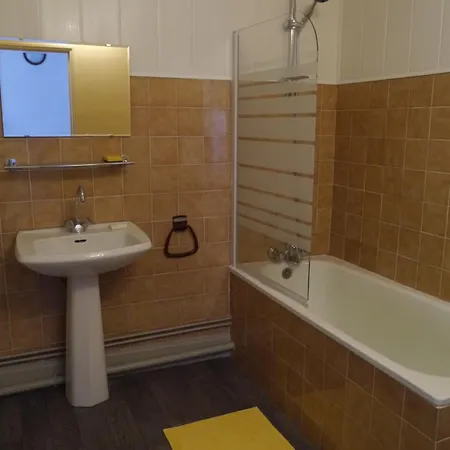 Maison Auvergnate 8 Pers Semesterbostad