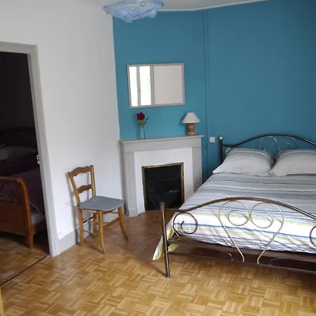 Semesterbostad Maison Auvergnate 8 Pers